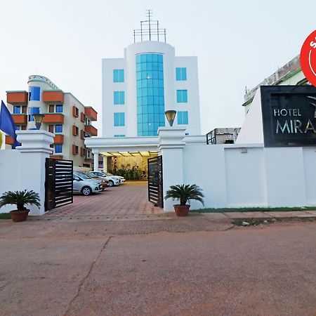 Capital O 40848 Hotel Mirabel Kupand Esterno foto