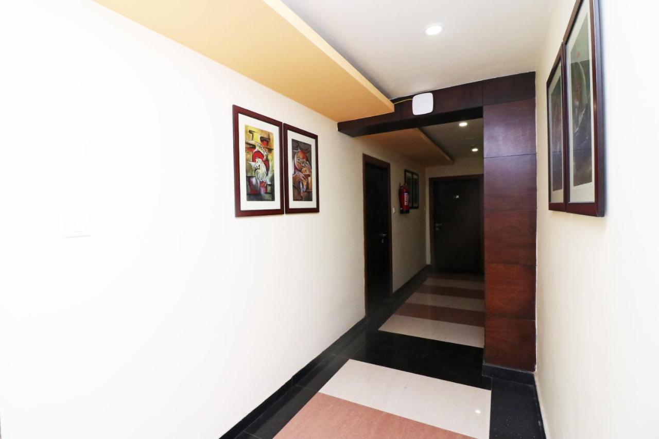 Capital O 40848 Hotel Mirabel Kupand Esterno foto
